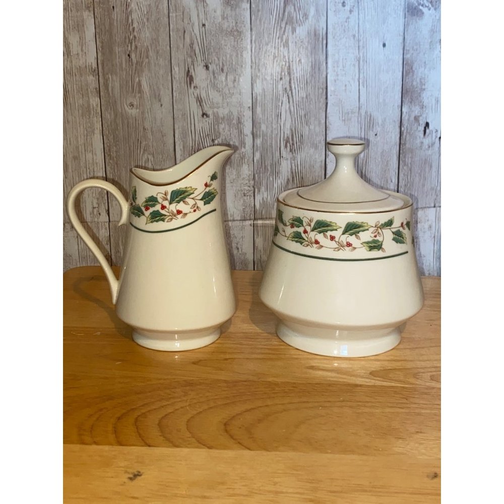 Vintage Cambridge Potteries 1997 Holly Traditions Creamer Sugar Bowl Christmas